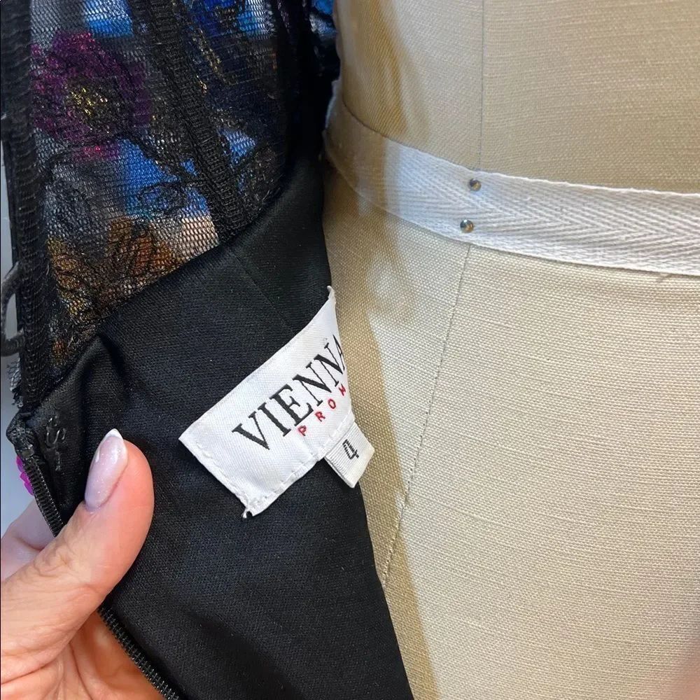 VIENNA SEQUIN PROM DRESS - Picture 6 of 10